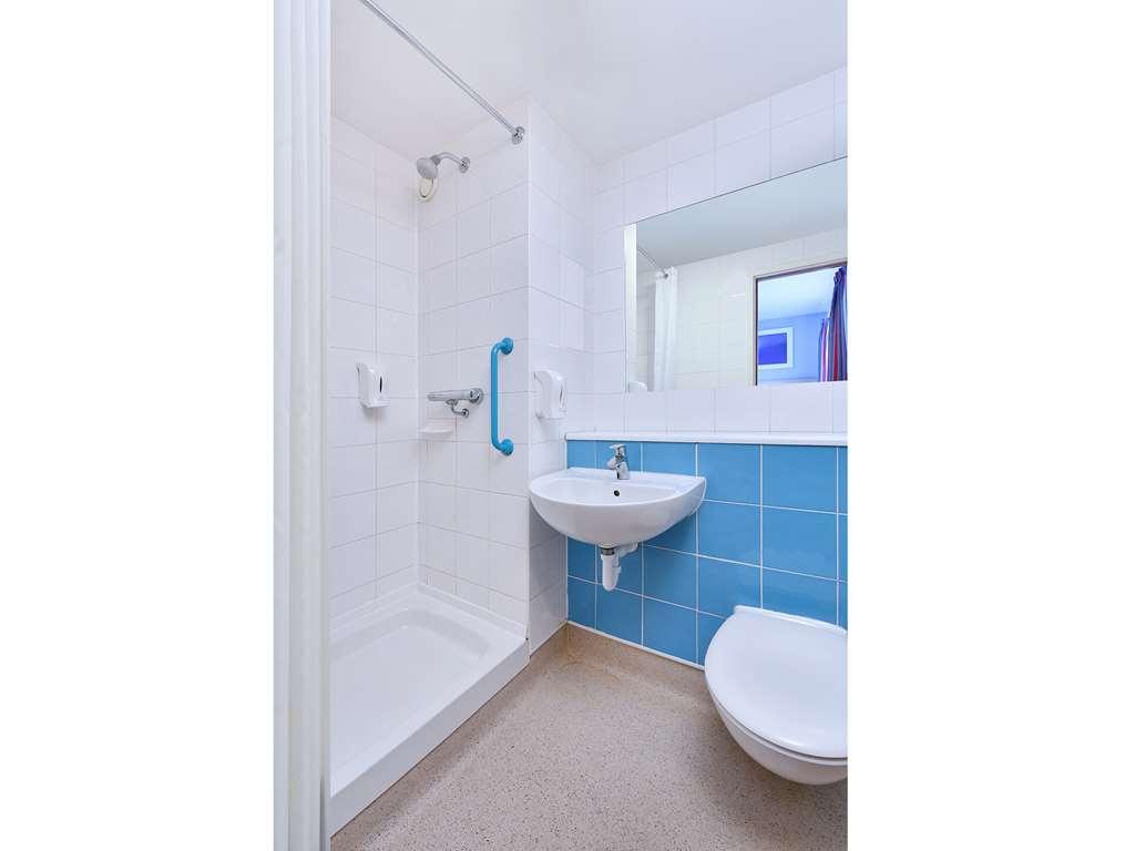 Travelodge Birmingham Yardley חדר תמונה